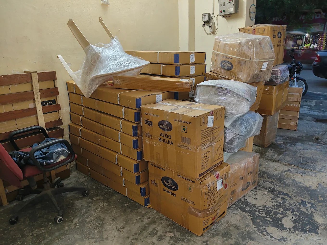 Household furniture and residential interior